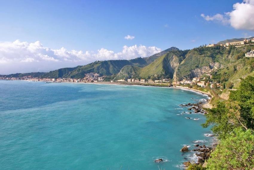 Roberto House Beach - Taormina Mare Giardini Naxos Ngoại thất bức ảnh