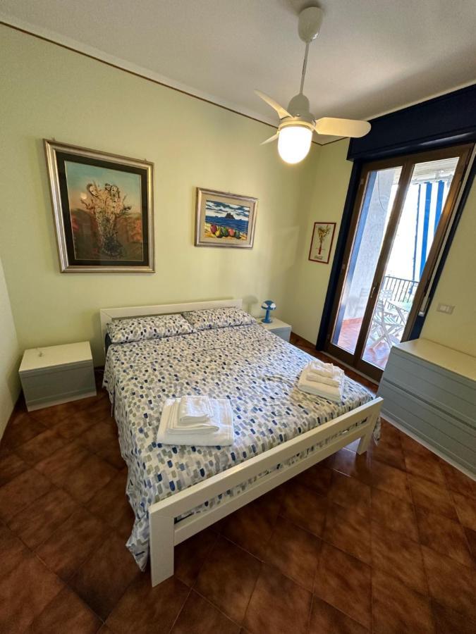 Roberto House Beach - Taormina Mare Giardini Naxos Ngoại thất bức ảnh